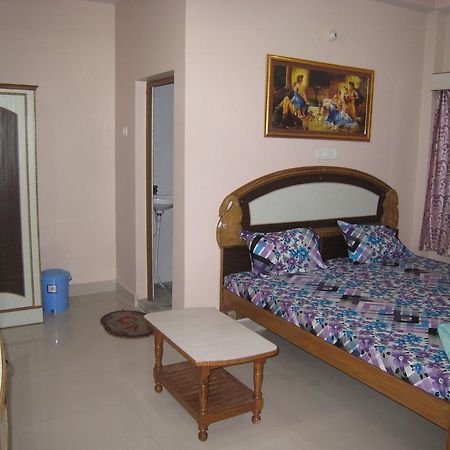 فاراناسي Krishna Paying Guest House الغرفة الصورة