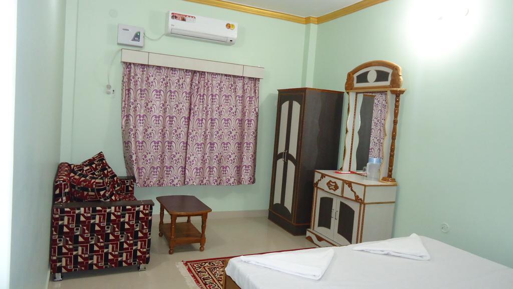 فاراناسي Krishna Paying Guest House المظهر الخارجي الصورة
