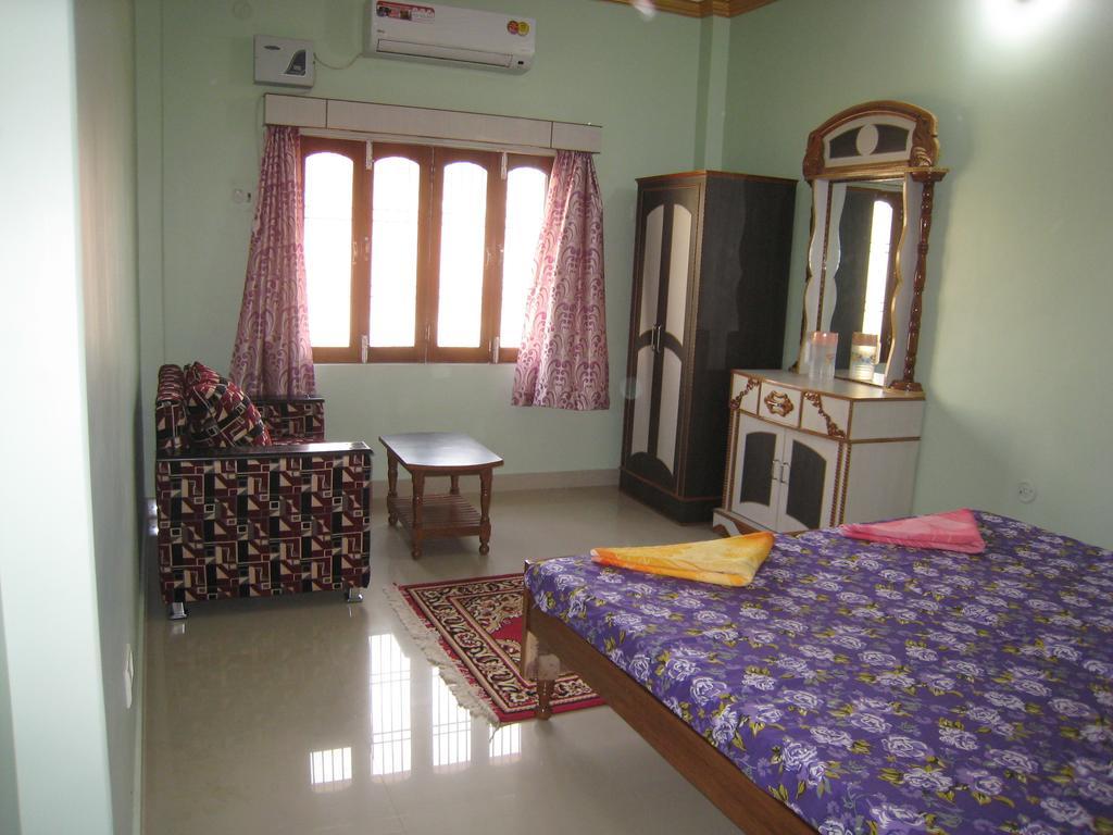 فاراناسي Krishna Paying Guest House الغرفة الصورة